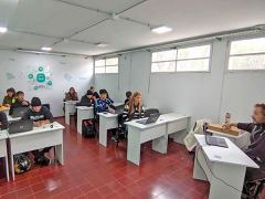 El punto digital brinda capacitaciones en habilidades digitales y financieras