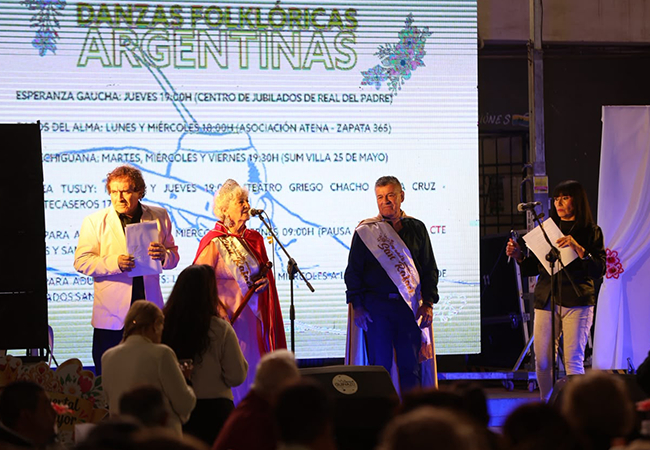 Con más de 1200 personas, San Rafael vive una multitudinaria fiesta del adulto mayor en el club Huracán
