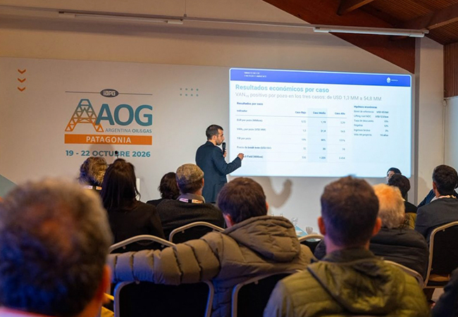 Mendoza presentó en AOG Patagonia su estrategia para impulsar la producción petrolera y desarrollar Vaca Muerta