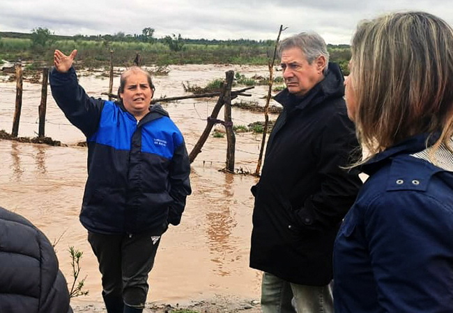 Desborde del Diamante: el municipio brinda asistencia a evacuados en Los Coroneles y La Cañadita