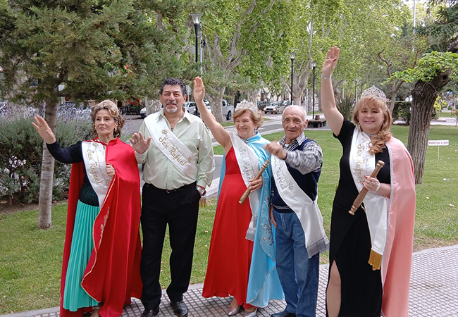 Los nuevos reyes del adulto mayor comenzaron sus actividades y se preparan para un año lleno de proyectos